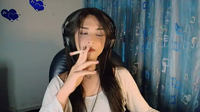 Snapshot of Dollbehavior_ chatting on 11.15.25 Dollbehavior online show from 11.15.25