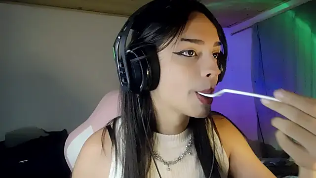 Snapshot of Dollbehavior_ chatting on 01.15.26 Dollbehavior online show from 01.15.26