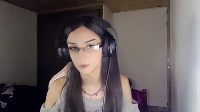 Dollbehavior  online show from 04.07.26