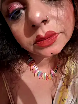 Snapshot of Maaya66 chatting on 12.14.24 Maaya66 online show from 12.14.24