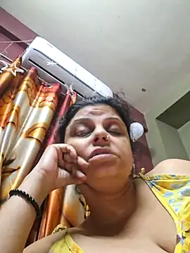 Snapshot of Maaya66 chatting on 01.04.25 Maaya66 online show from 01.04.25