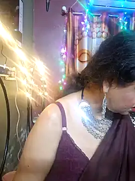 Snapshot of Maaya66 chatting on 01.21.25 Maaya66 online show from 01.21.25