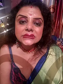 Snapshot of Maaya66 chatting on 02.11.25 Maaya66 online show from 02.11.25