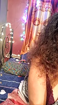 Snapshot of Maaya66 chatting on 02.16.25 Maaya66 online show from 02.16.25