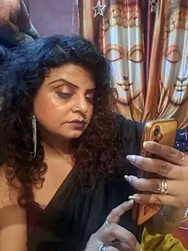 Snapshot of Maaya66 chatting on 02.22.25 Maaya66 online show from 02.22.25