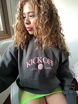 LEONCITA  online show from 12.12.24