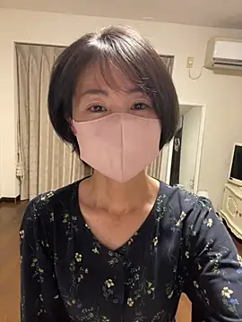 Snapshot of xxArisaxx chatting on 02.14.25 xxArisaxx online show from 02.14.25