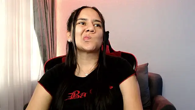 Snapshot of Lexyevans chatting on 12.25.24 Lexyevans online show from 12.25.24