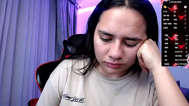 Snapshot of Lexyevans chatting on 02.14.25 Lexyevans online show from 02.14.25