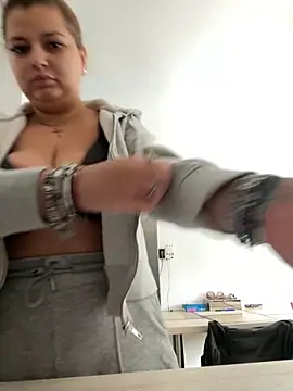 AllysonK online show from 10.24.25