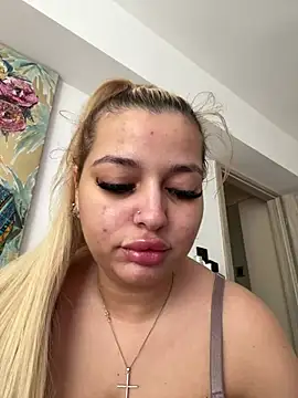 Snapshot of AllysonK chatting on 06.05.26 AllysonK online show from 06.05.26