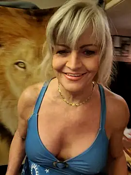 Snapshot of annika_lately chatting on 10.06.25 annika lately online show from 10.06.25