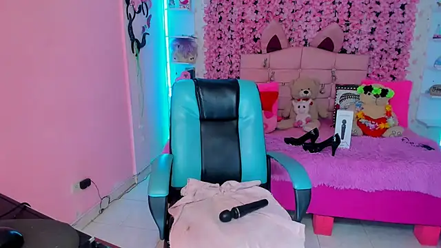 Snapshot of red_moon_2 chatting on 01.10.25 red moon 2 online show from 01.10.25