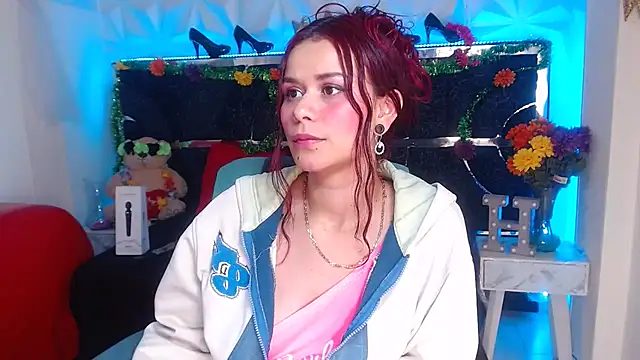 Snapshot of red_moon_2 chatting on 01.17.25 red moon 2 online show from 01.17.25