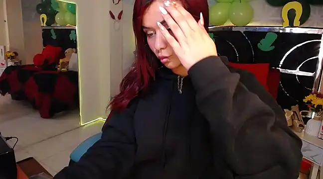 Snapshot of red_moon_2 chatting on 03.16.25 red moon 2 online show from 03.16.25