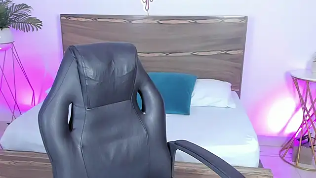 Snapshot of ivette_bocelly chatting on 12.29.24 ivette bocelly online show from 12.29.24