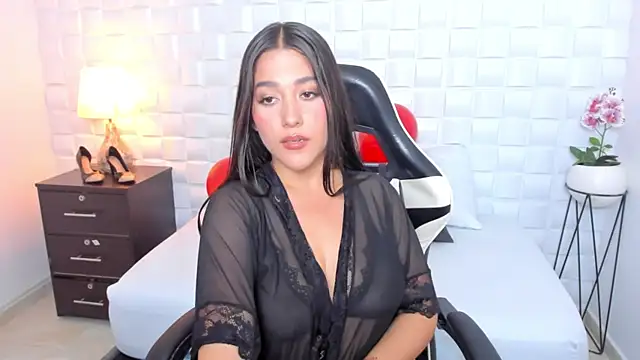 Snapshot of ivette_bocelly chatting on 02.15.25 ivette bocelly online show from 02.15.25