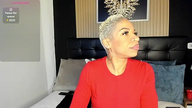 summer night  online show from 02.05.25