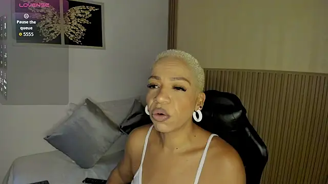 summer night  online show from 04.01.26