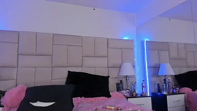 IsisLoveyes  online show from 01.05.25