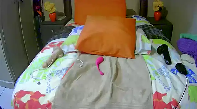 Snapshot of Kimmyboobs chatting on 03.18.25 Kimmyboobs online show from 03.18.25