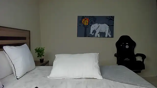 Renee-18 online show from 09.15.25