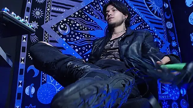 Dicaprioo  online show from 02.15.25