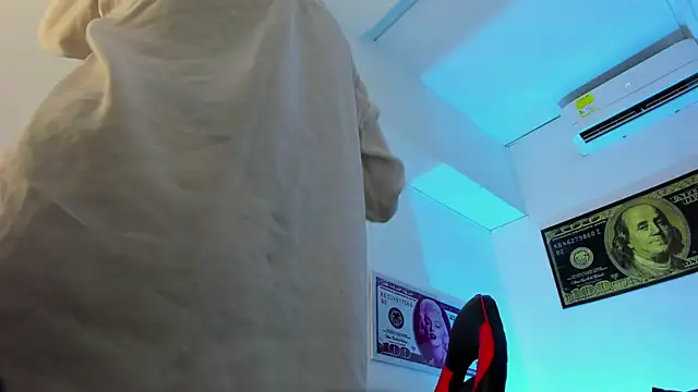 Snapshot of Elsalombardi_ chatting on 01.27.25 Elsalombardi online show from 01.27.25