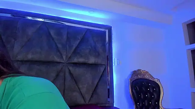 Snapshot of Elsalombardi_ chatting on 02.10.25 Elsalombardi online show from 02.10.25