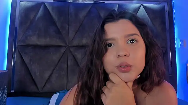 Snapshot of Elsalombardi_ chatting on 02.14.25 Elsalombardi online show from 02.14.25