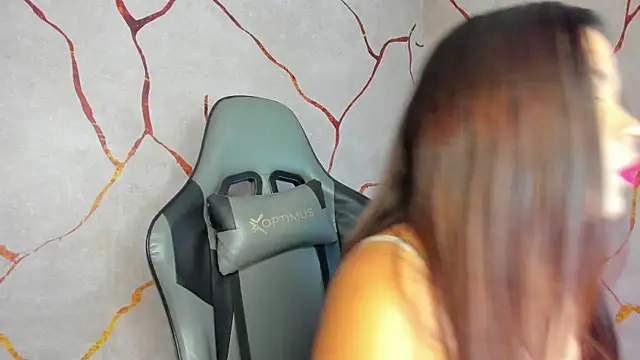 Snapshot of Elsalombardi_ chatting on 03.05.25 Elsalombardi online show from 03.05.25