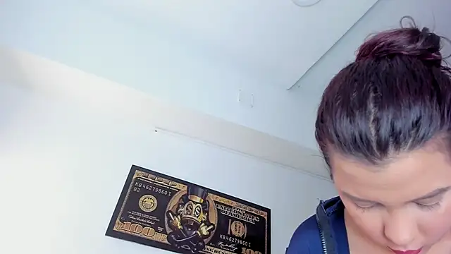 Snapshot of Elsalombardi_ chatting on 09.11.25 Elsalombardi online show from 09.11.25