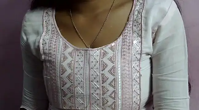 momo lov online show from 12.12.24