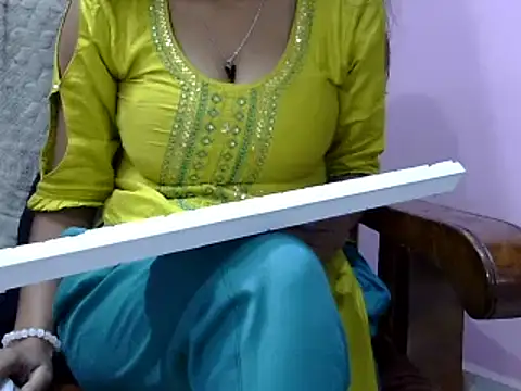 momo lov online show from 12.24.24