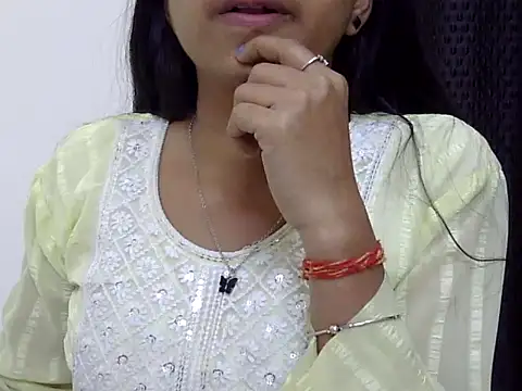 momo lov online show from 02.23.25