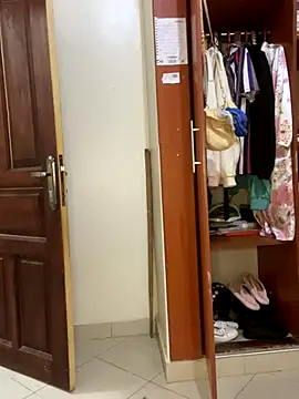 sweet18creamybigpussy online show from 09.11.25