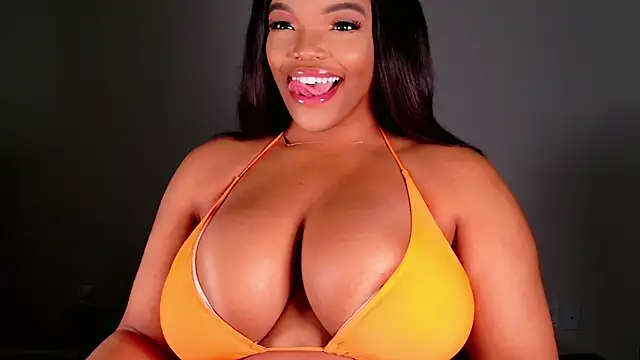 Snapshot of maybabi chatting on 02.10.25 maybabi online show from 02.10.25