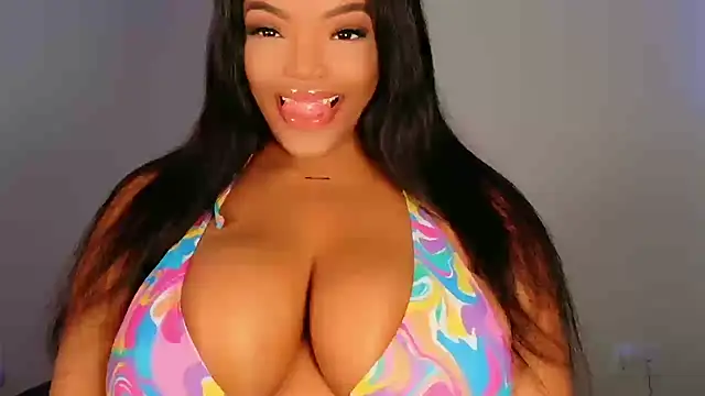 Snapshot of maybabi chatting on 11.19.25 maybabi online show from 11.19.25