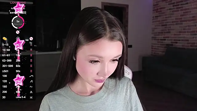 Snapshot of sweetiebones chatting on 12.15.24 sweetiebones online show from 12.15.24