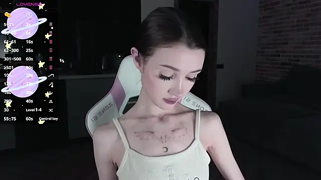 Snapshot of sweetiebones chatting on 02.16.25 sweetiebones online show from 02.16.25