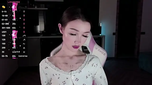 Snapshot of sweetiebones chatting on 03.11.25 sweetiebones online show from 03.11.25