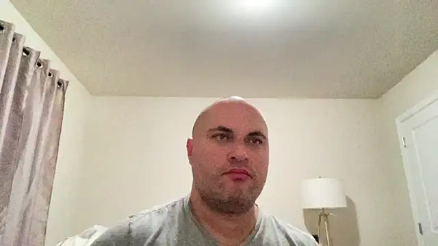 Snapshot of SluggishChase99 chatting on 12.12.24 SluggishChase99 online show from 12.12.24