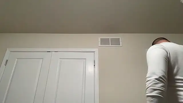 Snapshot of SluggishChase99 chatting on 12.17.24 SluggishChase99 online show from 12.17.24