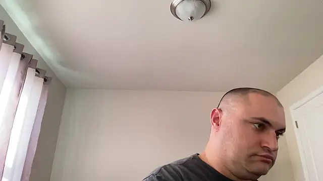 Snapshot of SluggishChase99 chatting on 01.15.25 SluggishChase99 online show from 01.15.25