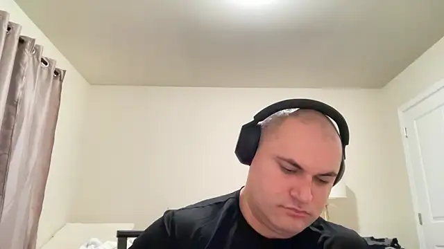 Snapshot of SluggishChase99 chatting on 01.20.25 SluggishChase99 online show from 01.20.25