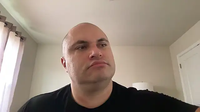 Snapshot of SluggishChase99 chatting on 02.04.25 SluggishChase99 online show from 02.04.25