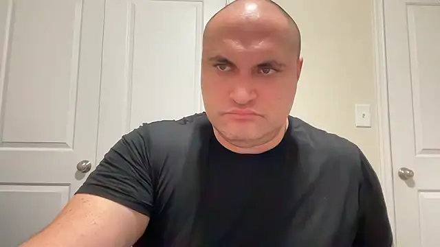 Snapshot of SluggishChase99 chatting on 02.05.25 SluggishChase99 online show from 02.05.25