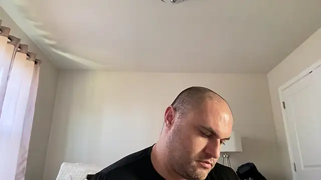 Snapshot of SluggishChase99 chatting on 03.18.25 SluggishChase99 online show from 03.18.25