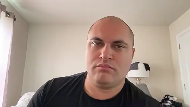 Snapshot of SluggishChase99 chatting on 10.11.25 SluggishChase99 online show from 10.11.25