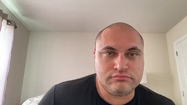 Snapshot of SluggishChase99 chatting on 10.21.25 SluggishChase99 online show from 10.21.25